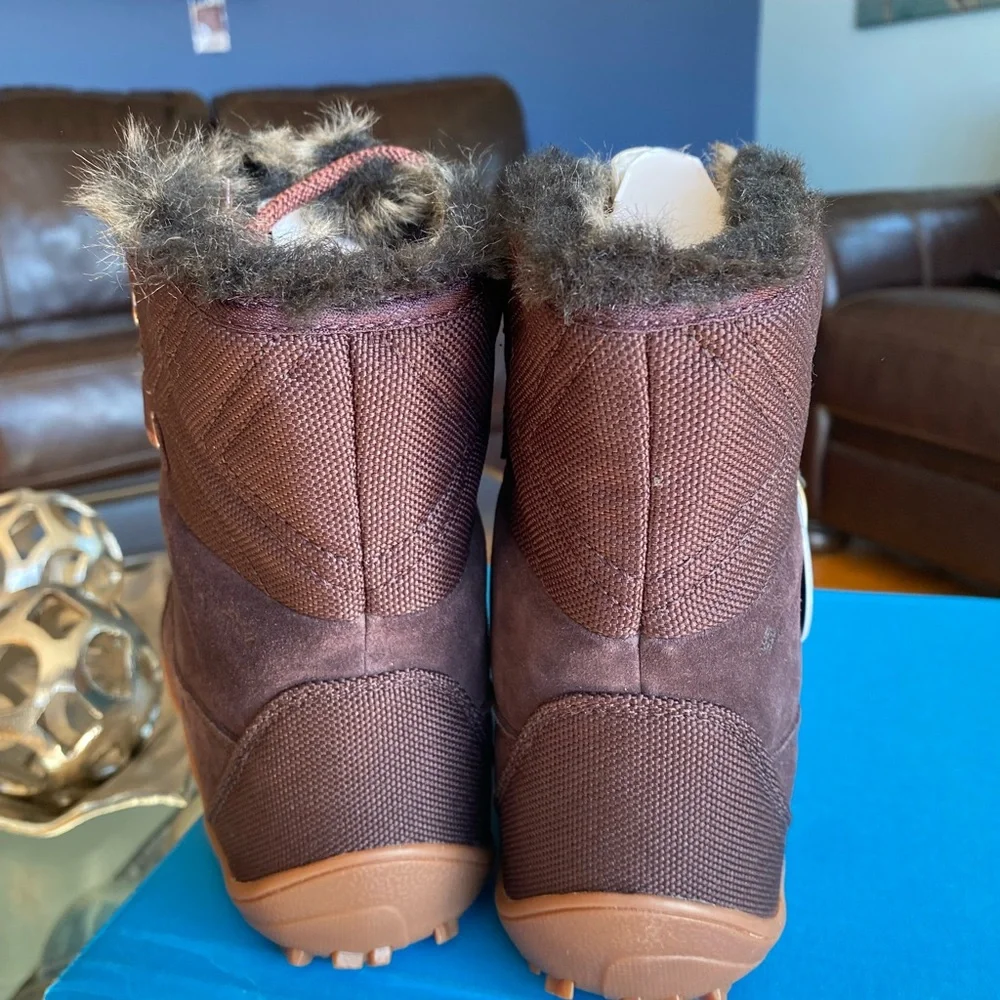 Columbia Minx Shorty Suede Winter Boots with Faux Fur (Waterproof) - Picture 5 of 10